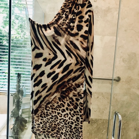 Young Fabulous and Broke LEO off shoulder Dress - Picture 6 of 8